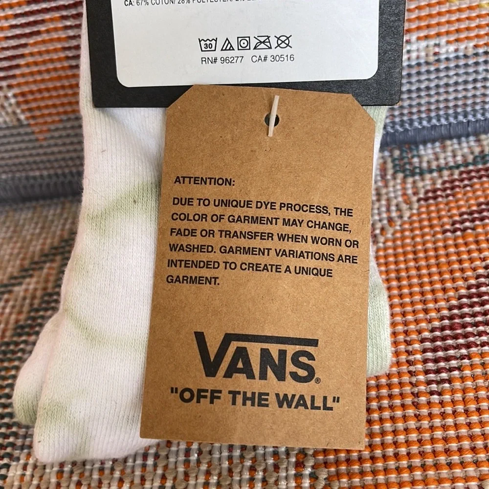 VANS “Off The Wall” Women’s socks  
NWT - Picture 13 of 16